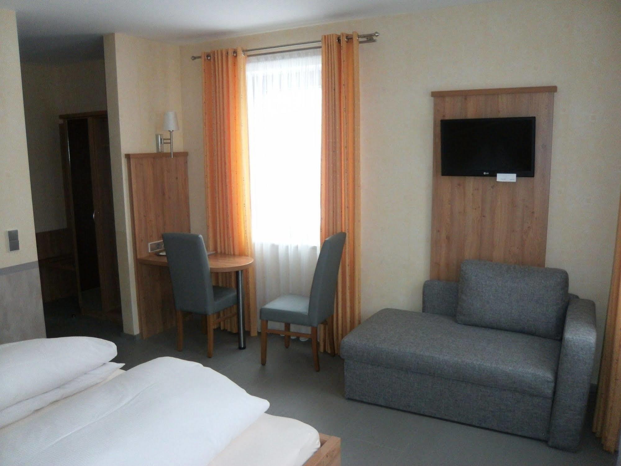 Hotel Garni Illertal Altenstadt  Buitenkant foto