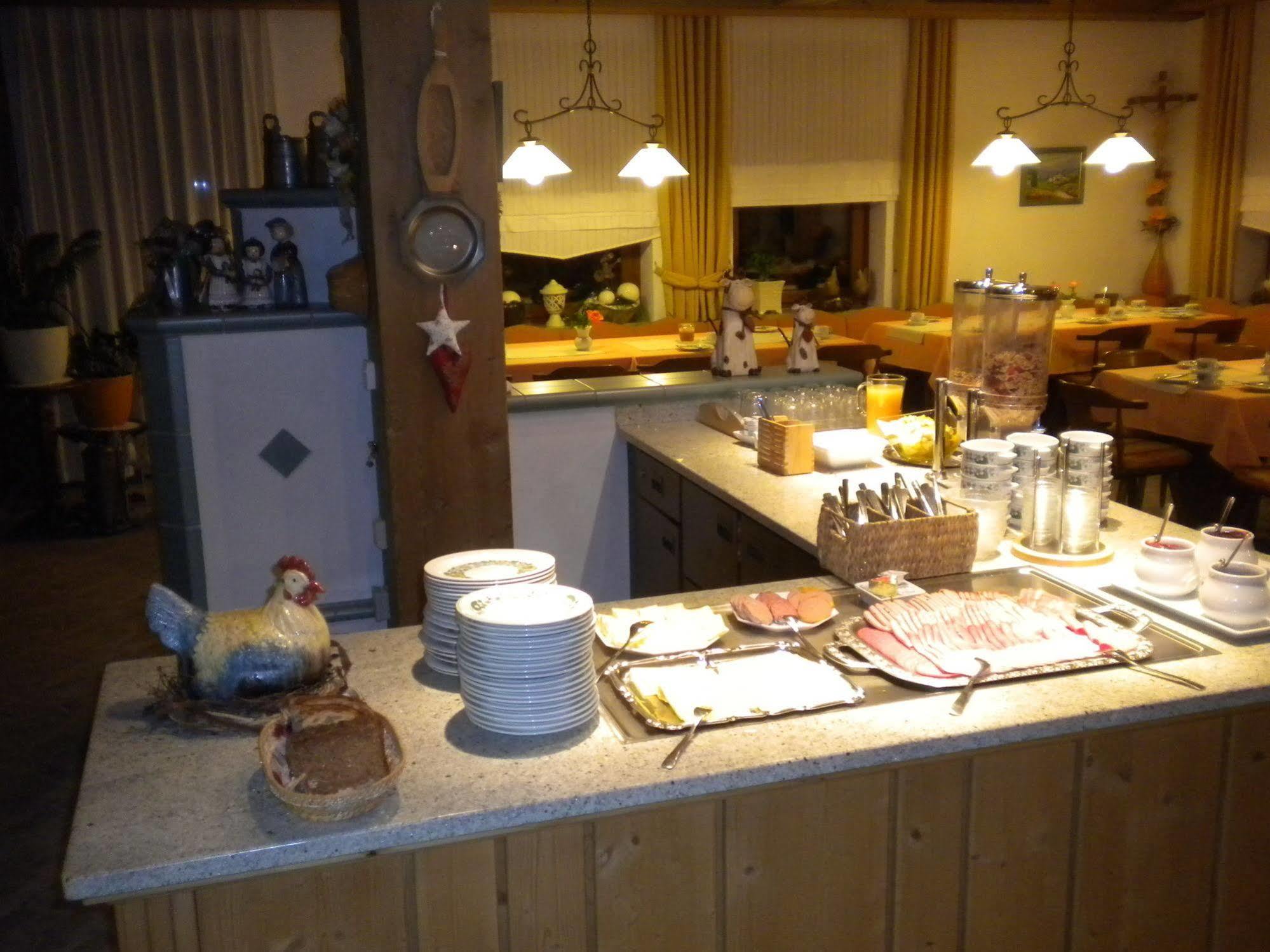 Hotel Garni Illertal Altenstadt  Buitenkant foto